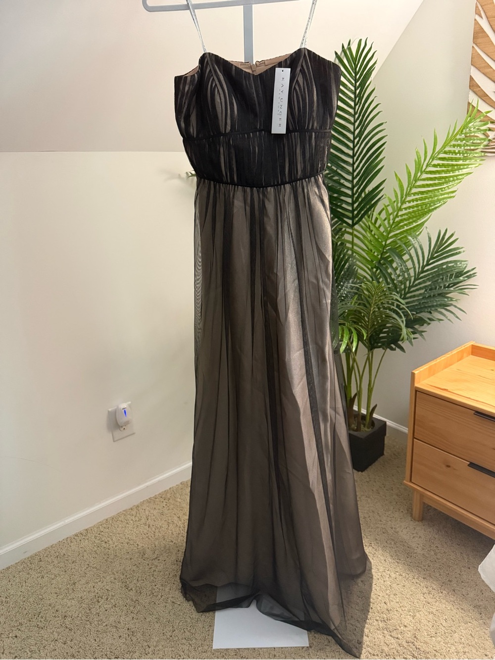 Kay Unger black overlay Gold Dress Black Sleeveless Formal Gown organza 6